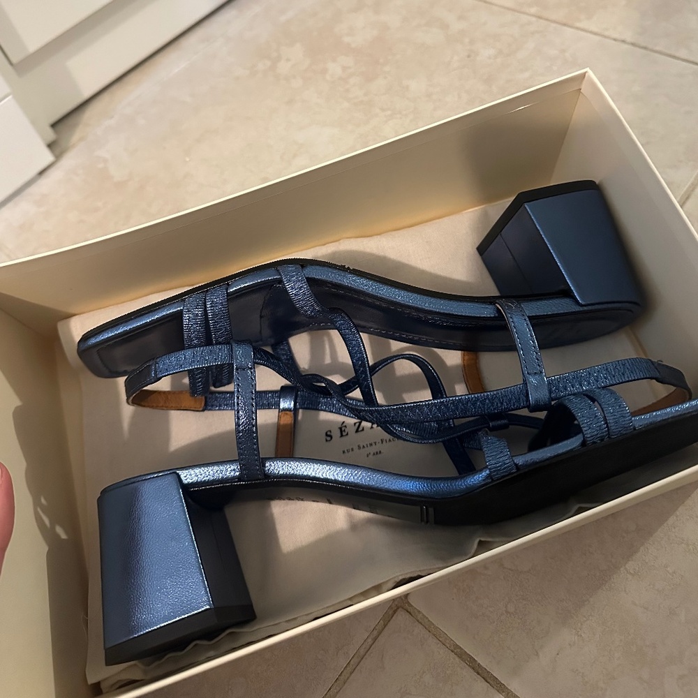 Sezane sandals - new/never worn/ size 40/us 9